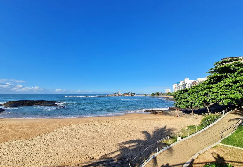 Praia dos Namorados, Guarapari, Portugal